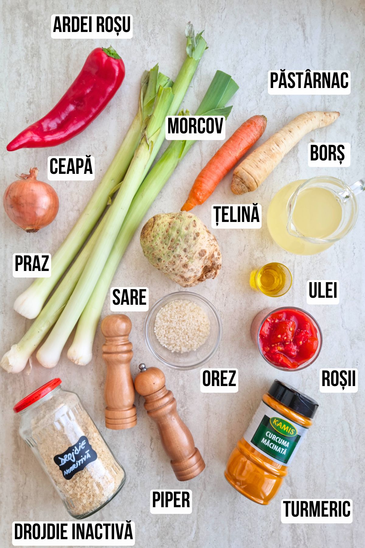 Ingrediente pentru ciorbă de praz: praz, legume, borș, orez și condimente