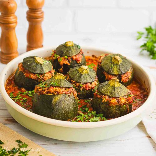 tava rotunda cu 6 dovlecei umpluti cu orez si ciuperci