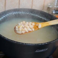 Fasole alba fiarta perfect pentru iahnie de post