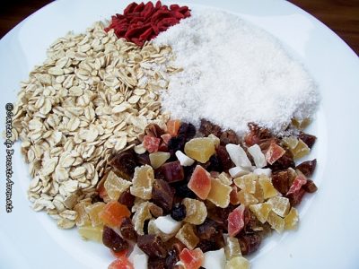 Batoane de cereale cu fructe uscate