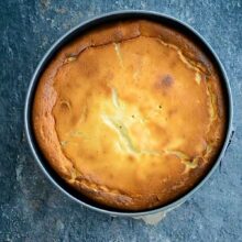 pasca fara aluat lasata la racit in tava ca sa nu se rupa