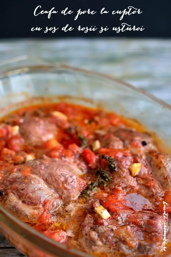 Ceafă de porc la cuptor cu sos de roşii şi usturoi
