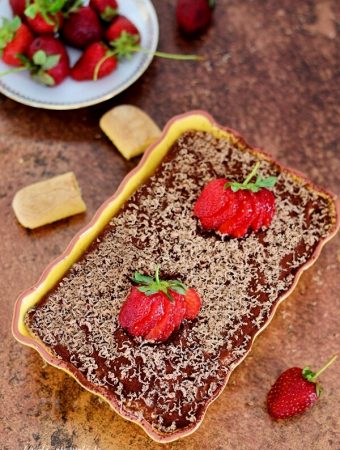 Tiramisu cu ciocolată şi căpşuni