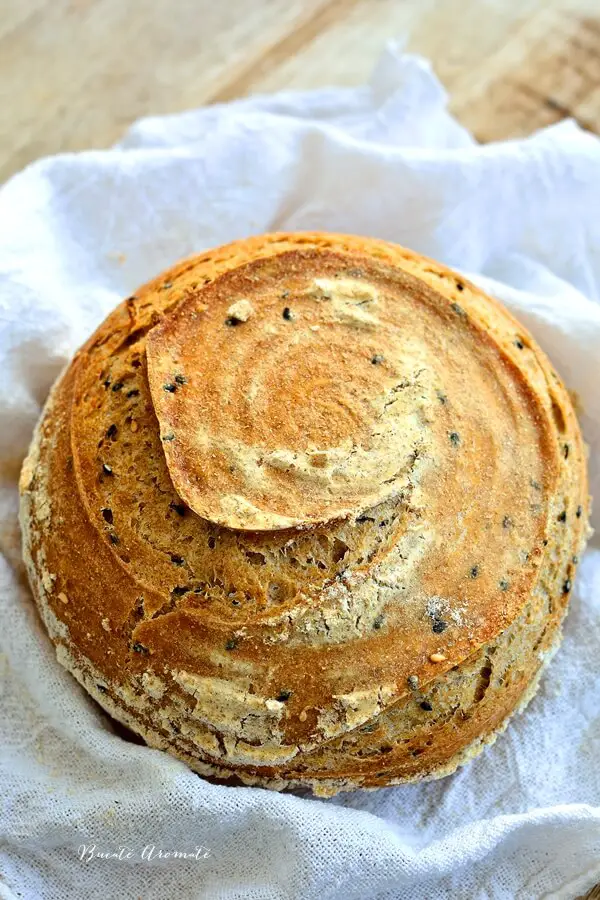 Cea mai simplă reţetă de pâine cu maia naturală