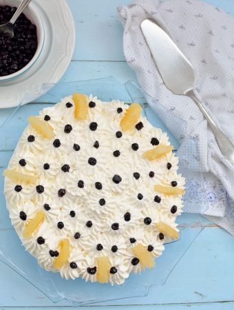 Tort cheesecake cu ananas și afine
