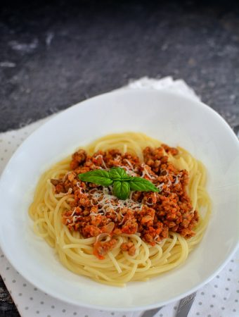 Spaghete cu sos bolognese