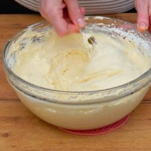 faiana incorporata cu telul de mana pentru un pandispan pufos