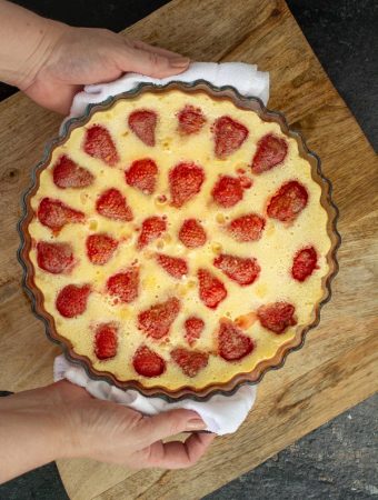 clafoutis cu capsuni