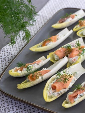 aperitiv cu andive si somon afumat