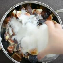 macerare smochine cu zahar pentru pregatirea gemului