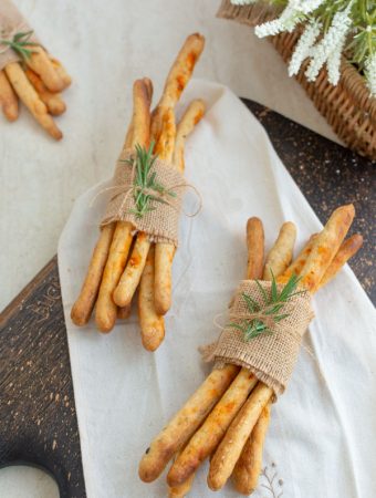 Grisine cu ulei de măsline și griș