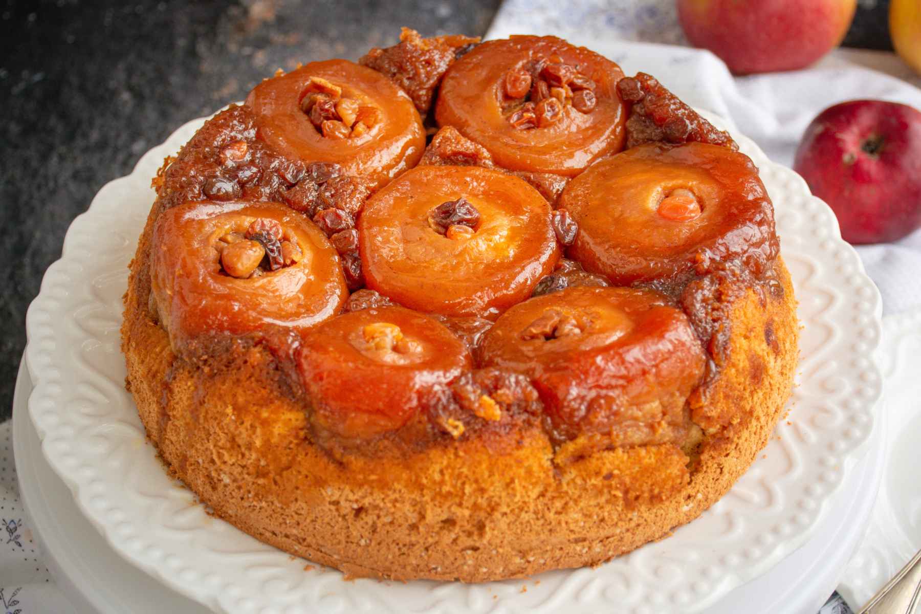 tort cu mere intregi caramelizate
