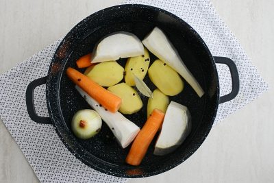 rasol de peste cu legume - legumele la fiert