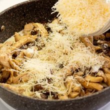 parmezan ras in tigaie