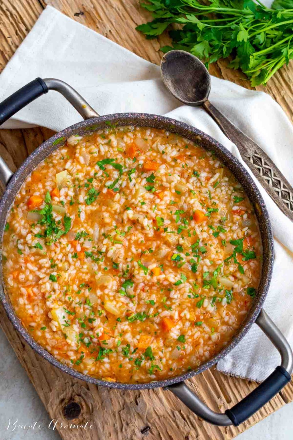 Orez sârbesc cu sos de roșii rețeta de pilaf de post cu legume