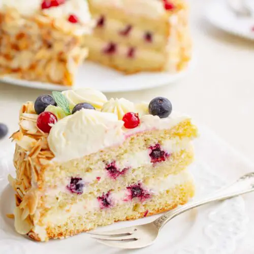 tort cu crema de lamaie si fructe de padure