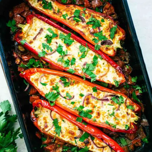 ardei kapia umpluti cu branza si ceapa caramelizata