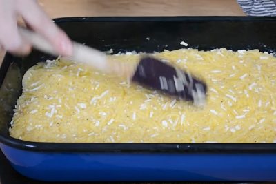 cartofi rași în tavă