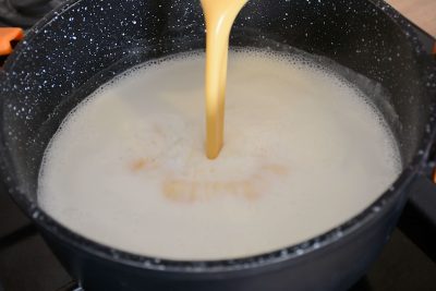 prajitura norvegiana - fierbere crema