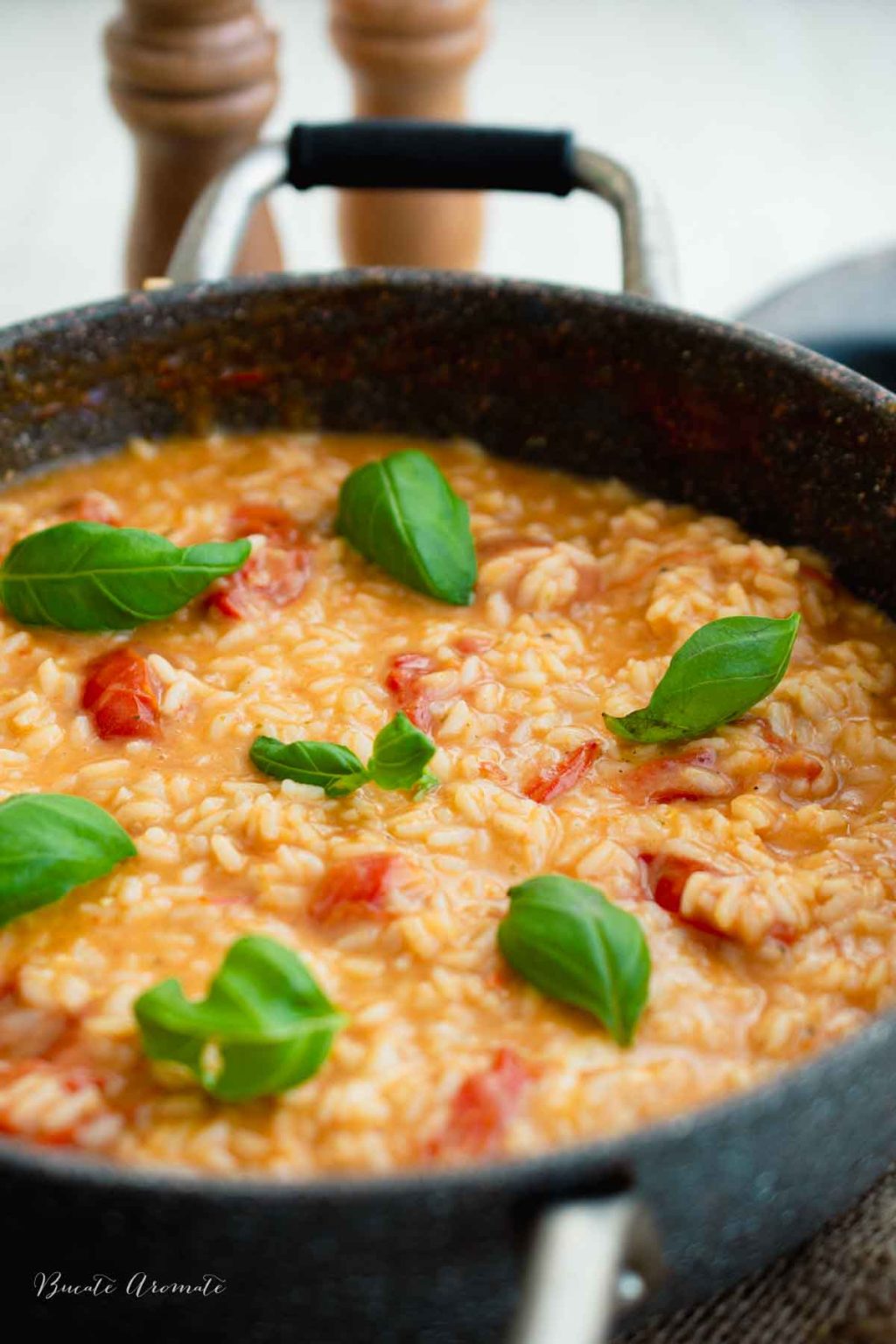 Superbra Risotto Risotto cremos cu roșii și mozzarella - rețeta italiană ușoară și ...