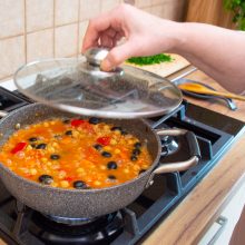 mancare de nautt cu bulgur in cratita