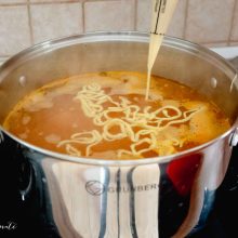 taietei rapizi turnati cu punga in supa