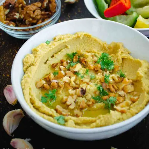 hummus cu dovlecei si nuci