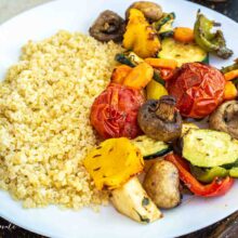 legume curcubeu la air fryer servite cu bulgur fiert