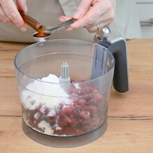 extract de vanilie dozat pentru inghetata cu fructe congelate