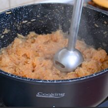 gem de mere rase pasat cu blenderul pentru o textura mai fina