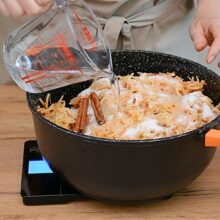 pregătire ingrediente pentru gem de mere cu scortisoara si rom