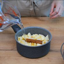 preparare piure de mere cu scortisoara