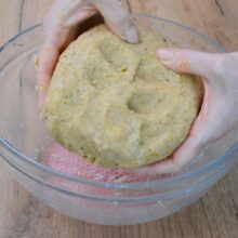 aluat cu unt si nuca pentru cornulete semiluna