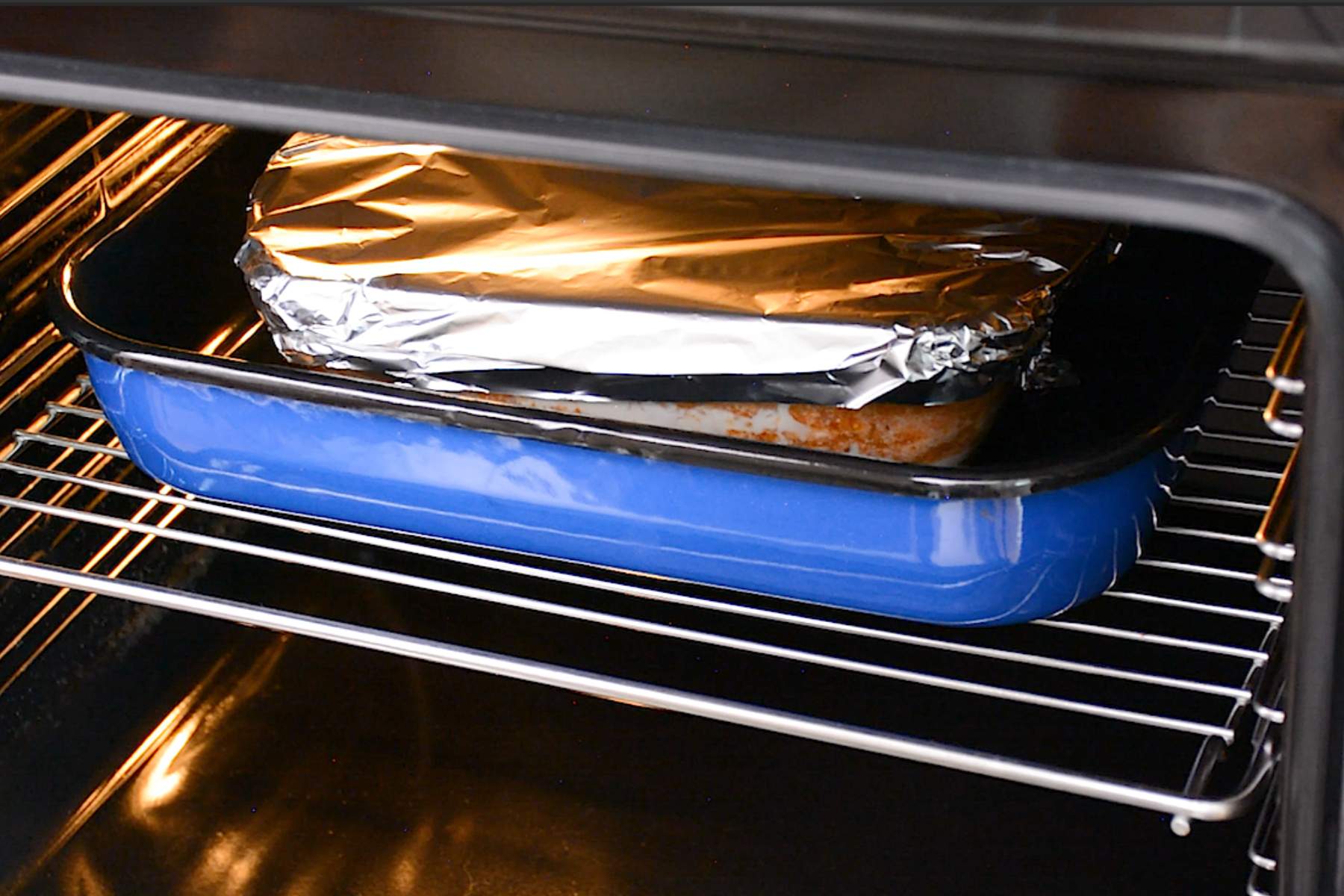 coacere lasagna italiana in cuptor cu folie de aluminiu