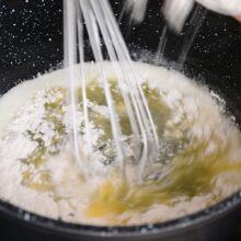 faina calita in unt pentru sos Bechamel