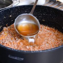 supa de vita turnata in oala cu sos Bolognese