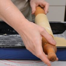 foiae de aluat fraged asezata in tava pentru Greta Garbo (jerbo)