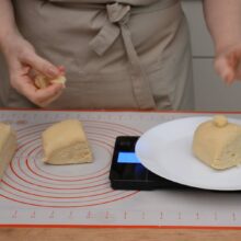 cantarire si impartire aluat pentru 4 foi fragede