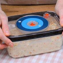 păstrare salată de legume cu maioneza în caserolă cu capac la frigider