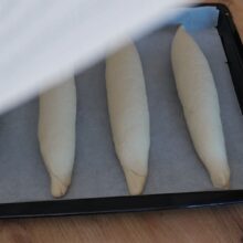 a doua dospire franzele de casa in tava inainte de coacere