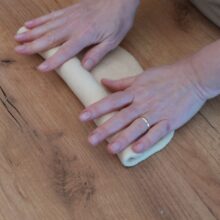 modelare aluat pentru paine-franzela de casa