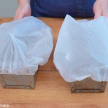 Babka împletită, așezată în tavă înainte de a doua dospire