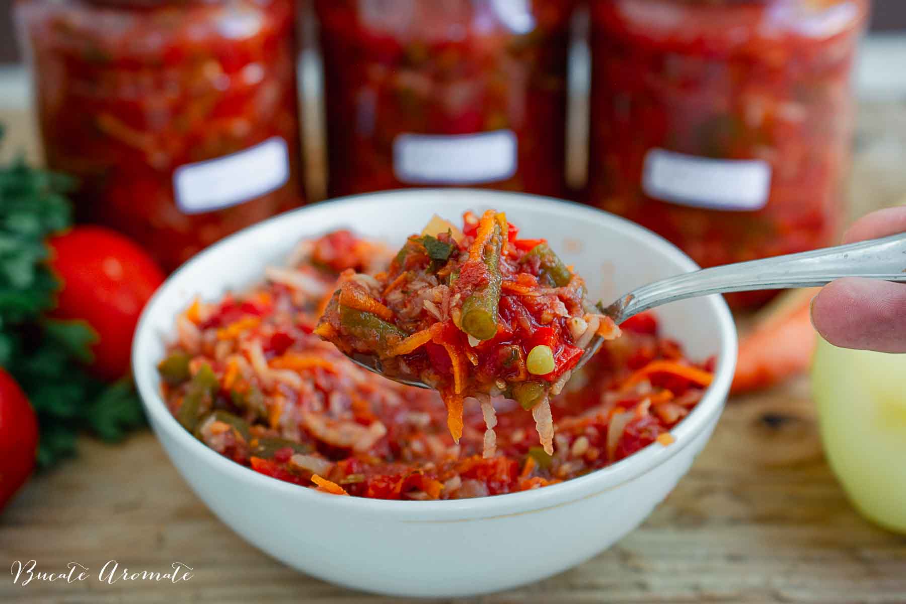 Zarzavat pentru ciorbe în suc de roșii – amestec de legume gata pentru iarnă, ideal pentru ciorbe de post sau cu carne