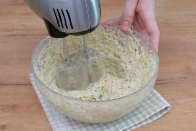 salata de vinete cu tahini si ulei de masline mixata cu mixerul pentru o textura cremoasa si aerata
