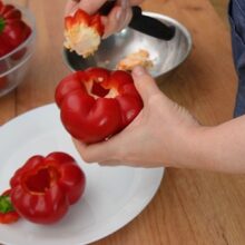 Curățarea gogoșarilor de semințe și nervuri pentru umplere