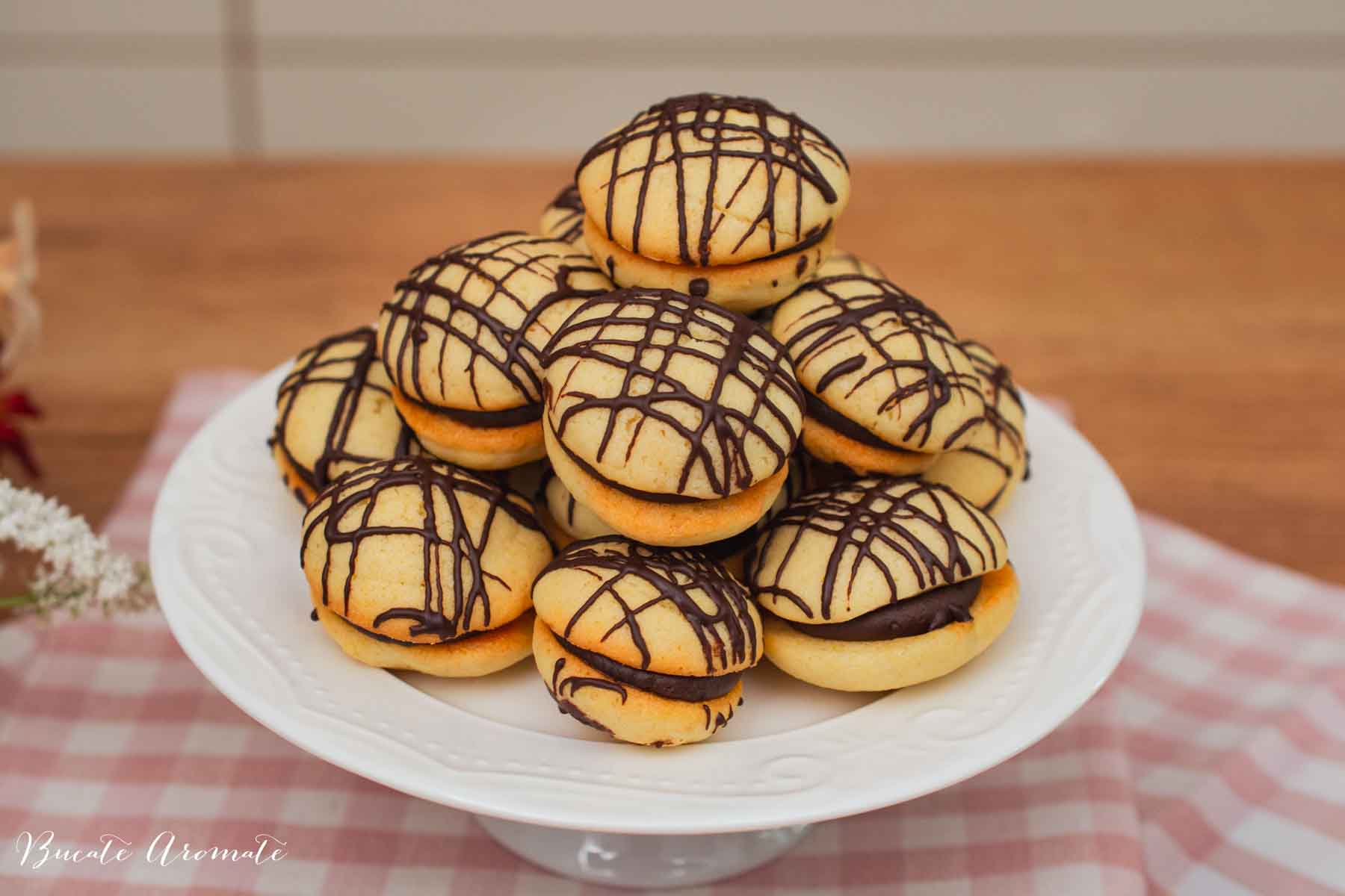 Fursecuri paleuri cu ciocolată, prezentare elegantă pentru sărbători sau evenimente speciale