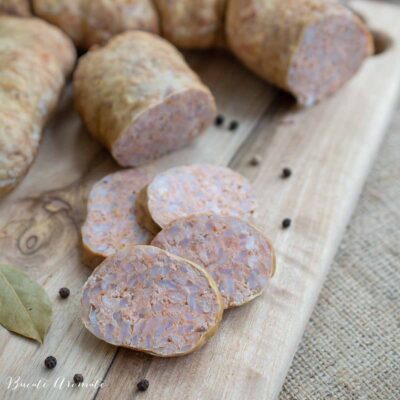 Caltaboș cu bulion și orez, rețetă fără prăjeală, pregătit în mațe groase de porc