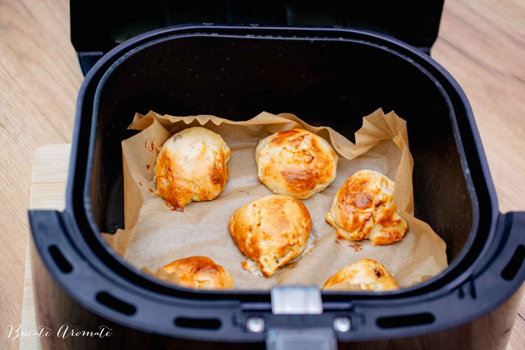 Gogoși rapide cu praf de copt coapte la air fryer, fără ulei, variantă mai sănătoasă a rețetei clasice