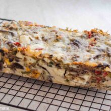 chec sarat cu ficatei, oua si cascaval la racit pe gratr