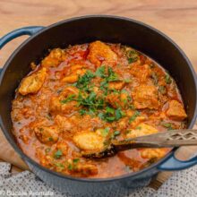 Gulaș de porc cu găluște de făină